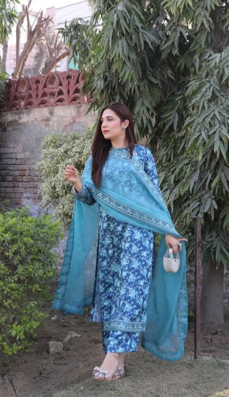 Oplus_16908288 Baroque 3pcs Lawn Article - Image 1