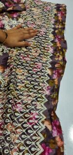 Baroque 3pcs Lawn Article - Image 3