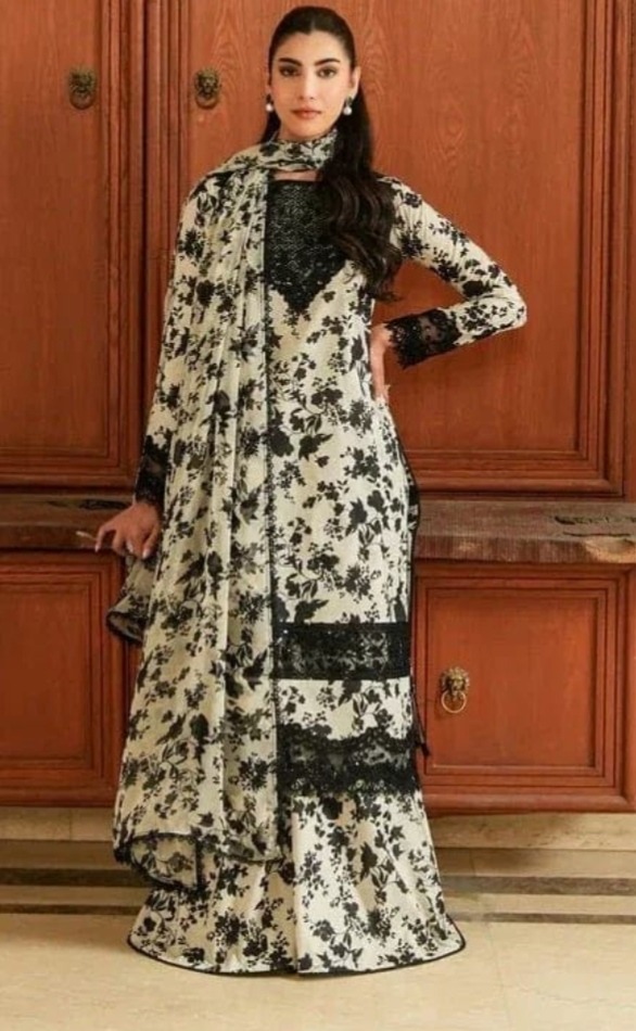 Oplus_16908288 Aneela's Lawn Collection - Image 1