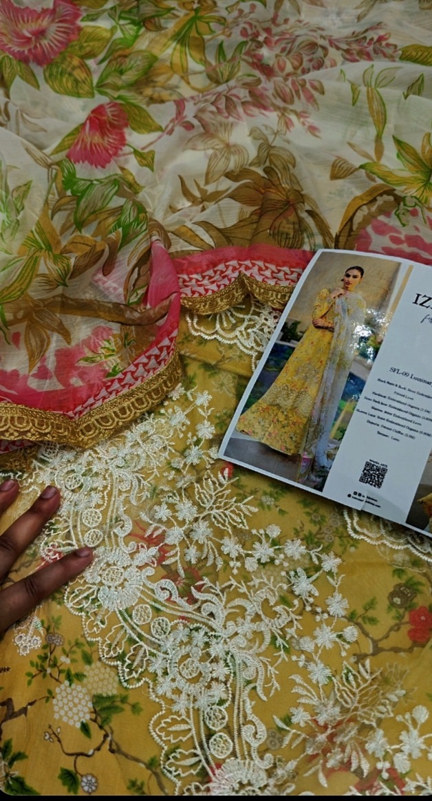 Oplus_16908288 Iznik 3pcs lawn Collection - Image 1