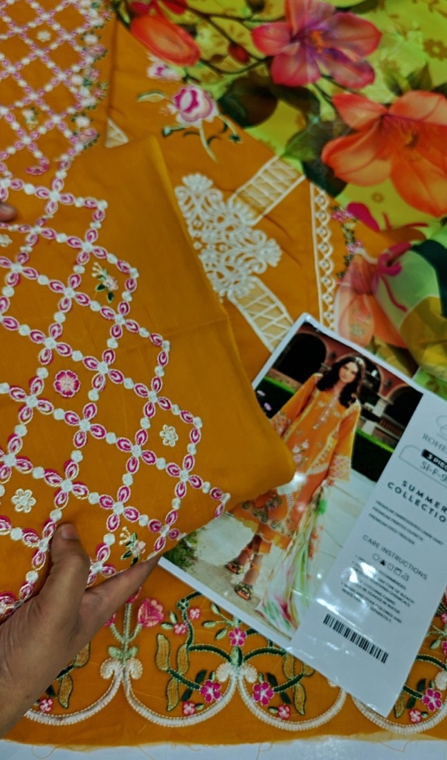 Oplus_16908288 Maria B 3Pcs Lawn Article - Image 1