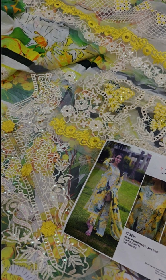 Oplus_16908288 Aneela's 3Pcs New Elegant Lawn Article - Image 1