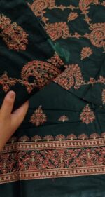 Bareeze 3pcs EMB Lawn Article in bottle green color - Image 3