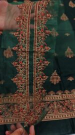 Bareeze 3pcs EMB Lawn Article in bottle green color - Image 2